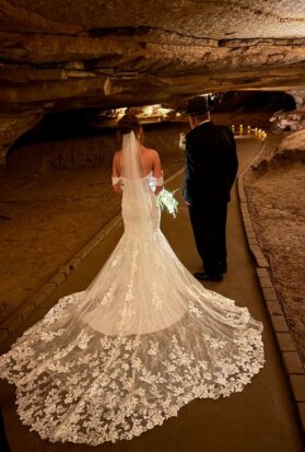 BrideAndGroomCaveAisle
