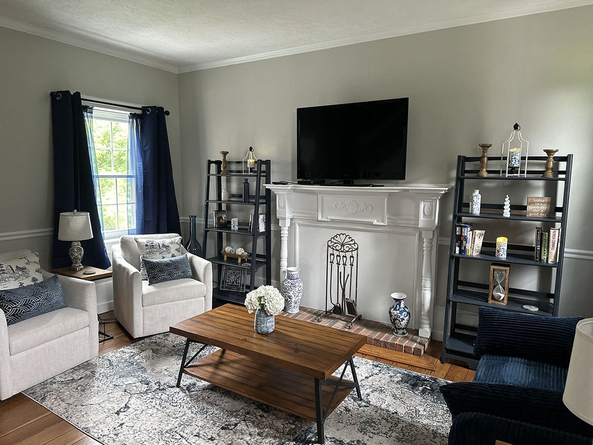 This is an image of the living room at the historic and newly renovated Ross Mansion at The Barns at Marengo Cave.